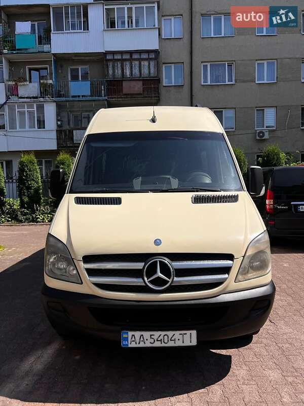 Mercedes-Benz Sprinter 2011