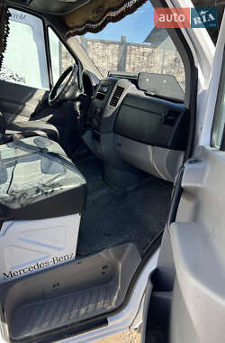Грузовой фургон Mercedes-Benz Sprinter 2011 в 