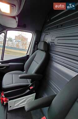 Грузовой фургон Mercedes-Benz Sprinter 2019 в 