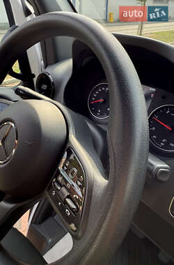 Грузовой фургон Mercedes-Benz Sprinter 2021 в 