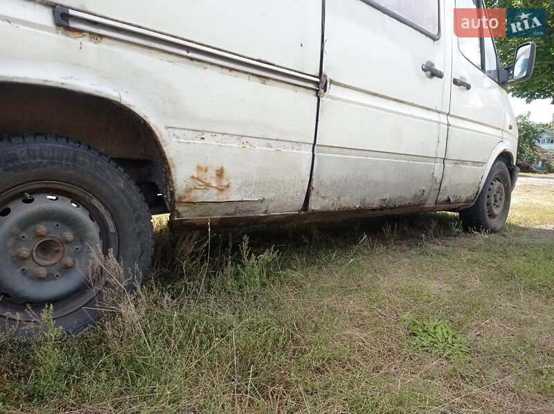 Грузовой фургон Mercedes-Benz Sprinter 1999 в Сновске