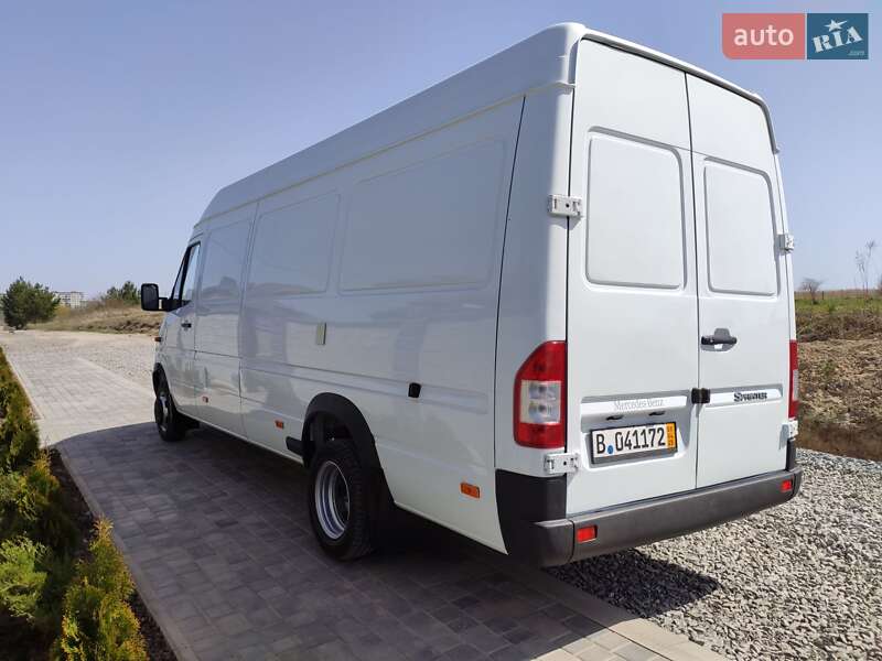 Грузовой фургон Mercedes-Benz Sprinter 2004 в Ровно