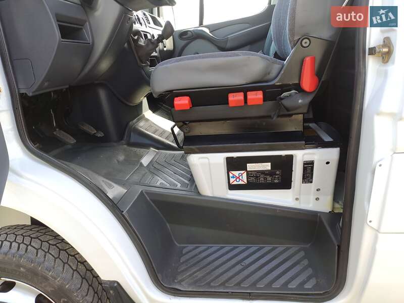 Грузовой фургон Mercedes-Benz Sprinter 2004 в Ровно