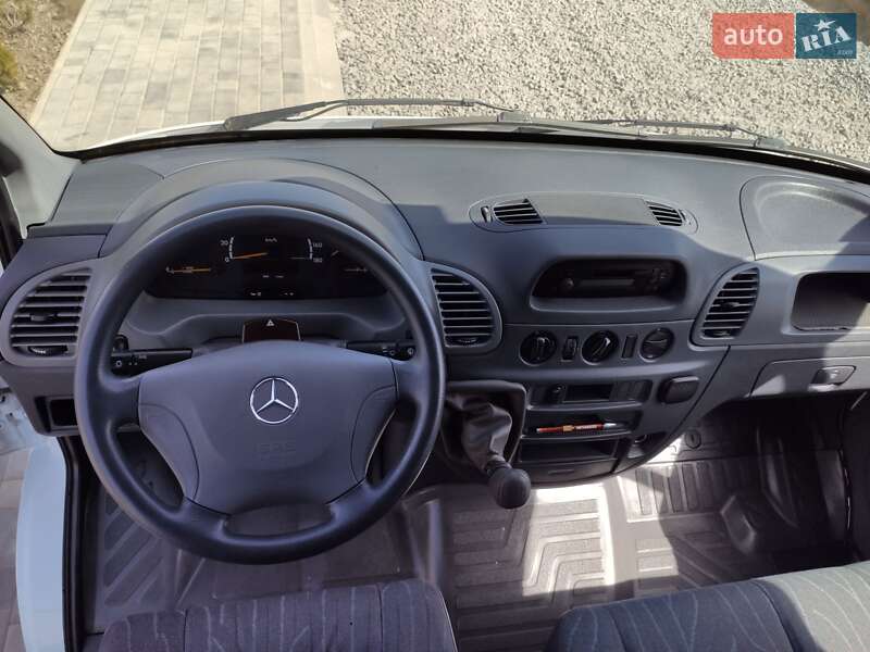Грузовой фургон Mercedes-Benz Sprinter 2004 в Ровно