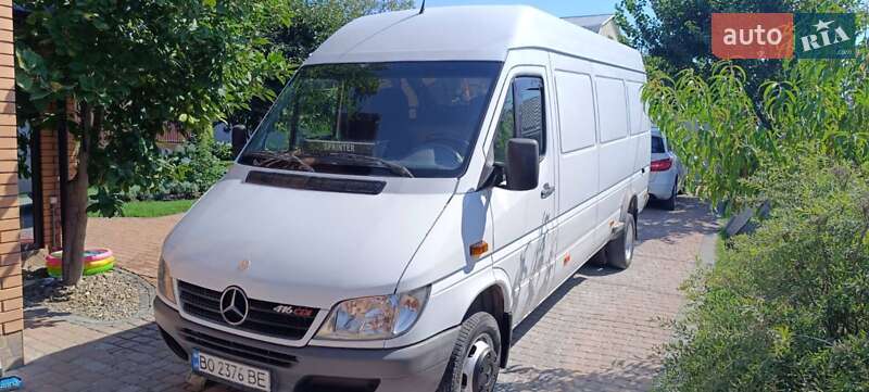 Грузовой фургон Mercedes-Benz Sprinter 2005 в 