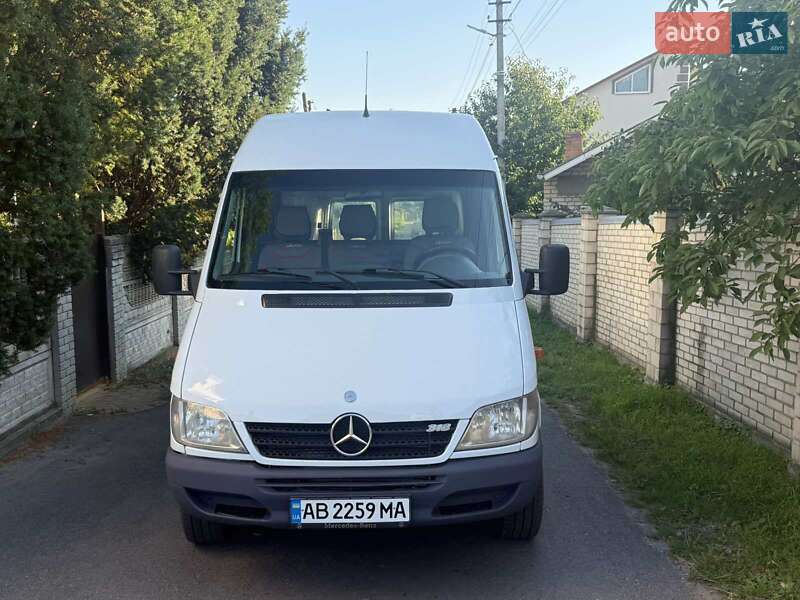 Грузовой фургон Mercedes-Benz Sprinter 2005 в 