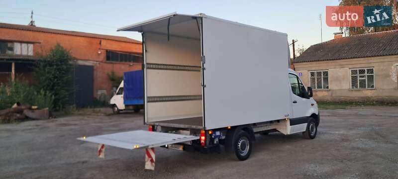Грузовой фургон Mercedes-Benz Sprinter 2022 в 