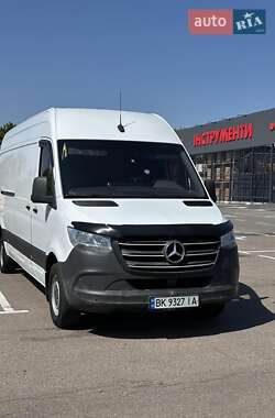 Грузовой фургон Mercedes-Benz Sprinter 2019 в 