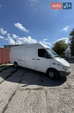 Грузовой фургон Mercedes-Benz Sprinter 2005 в 