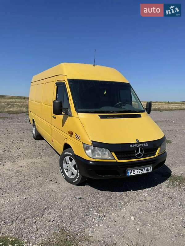 Грузовой фургон Mercedes-Benz Sprinter 2004 в 