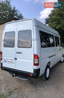 Грузопассажирский фургон Mercedes-Benz Sprinter 2000 в 