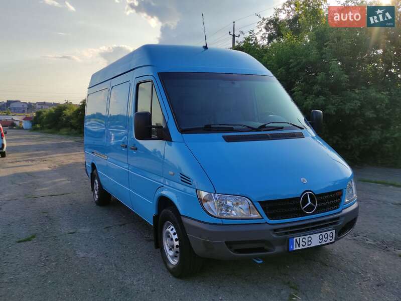 Грузовой фургон Mercedes-Benz Sprinter 2006 в Ровно