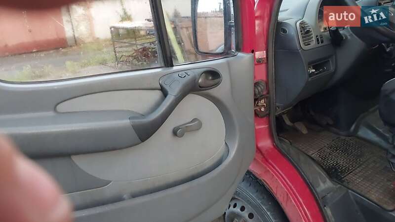 Грузопассажирский фургон Mercedes-Benz Sprinter 2000 в Киеве фото 4 Грузопассажирский фургон Mercedes-Benz Sprinter 2000 в Киеве