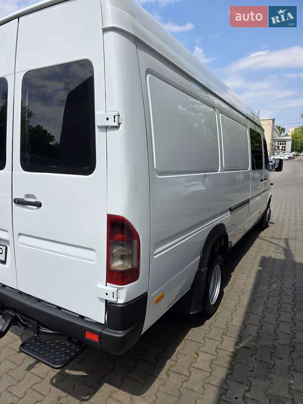 Вантажний фургон Mercedes-Benz Sprinter 2004 в Чернівцях