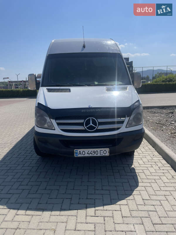Мікроавтобус Mercedes-Benz Sprinter 2007 в Ужгороді фото 2 Мікроавтобус Mercedes-Benz Sprinter 2007 в Ужгороді