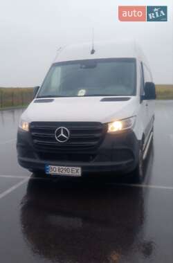 Грузовой фургон Mercedes-Benz Sprinter 2021 в 