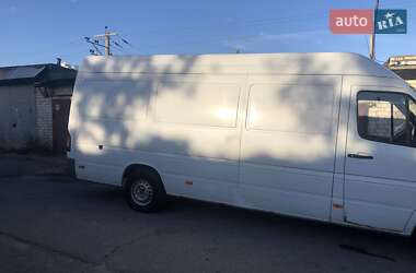 Грузовой фургон Mercedes-Benz Sprinter 2005 в 
