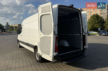 Грузовой фургон Mercedes-Benz Sprinter 2021 в 