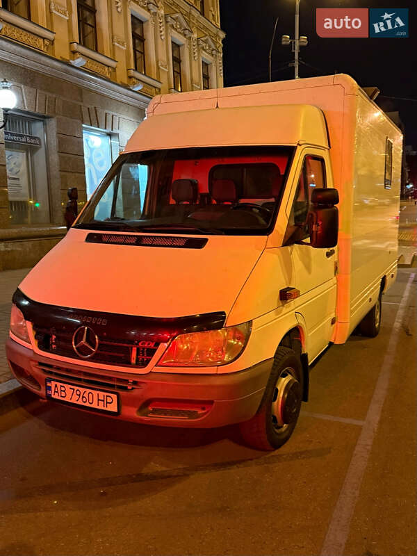 Грузовой фургон Mercedes-Benz Sprinter 2005 в 
