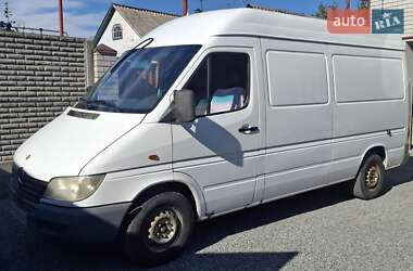Грузовой фургон Mercedes-Benz Sprinter 2000 в 