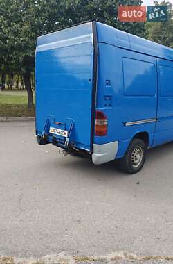 Грузовой фургон Mercedes-Benz Sprinter 2000 в 