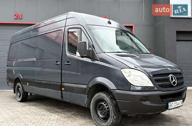 Грузовой фургон Mercedes-Benz Sprinter 2010 в 