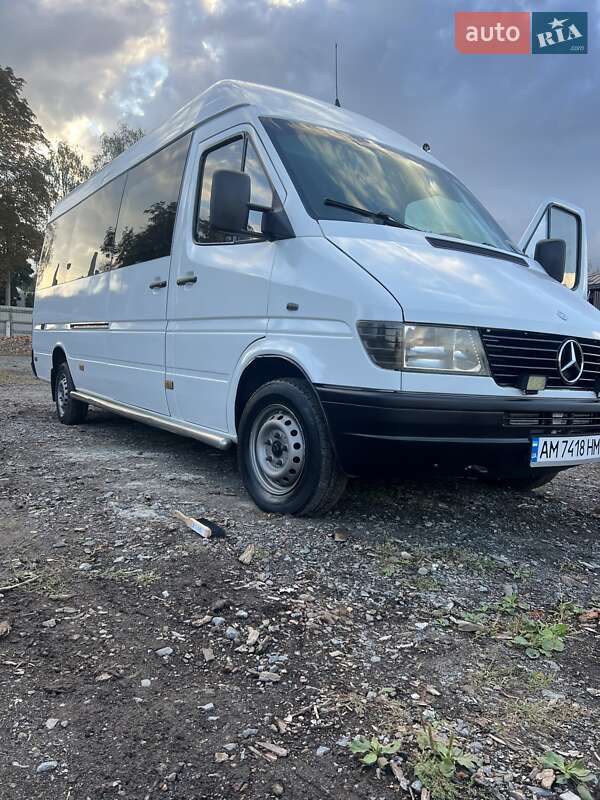 Mercedes-Benz Sprinter 2000