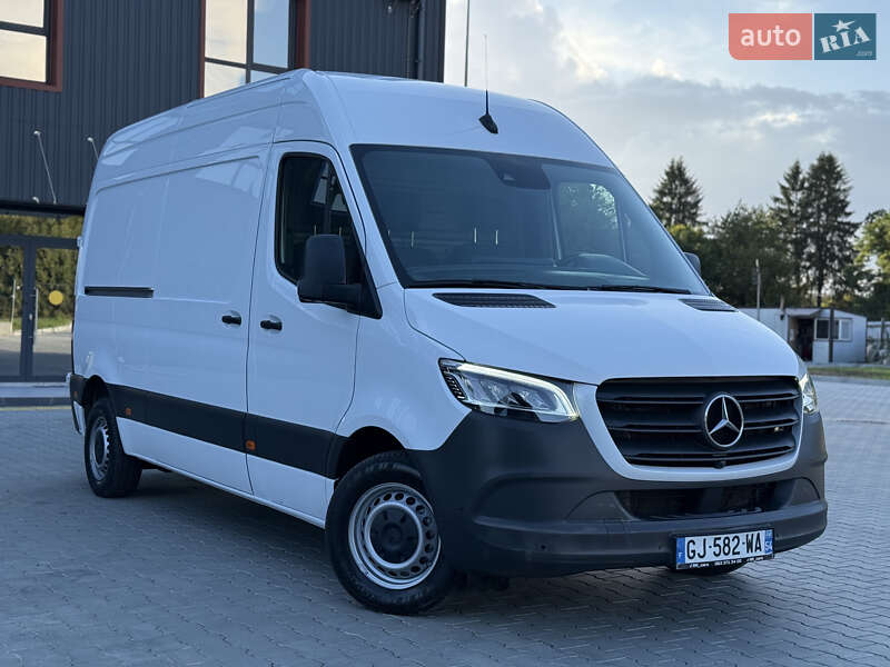 Грузовой фургон Mercedes-Benz Sprinter 2022 в 