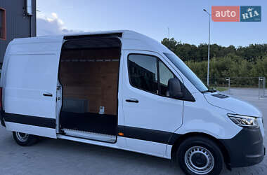 Грузовой фургон Mercedes-Benz Sprinter 2022 в 