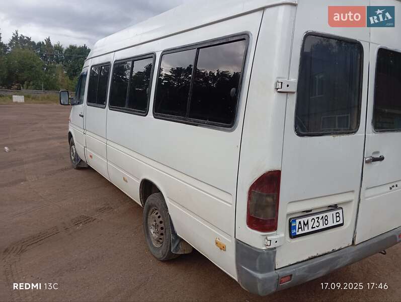 Приміський автобус Mercedes-Benz Sprinter 2002 в Коростені