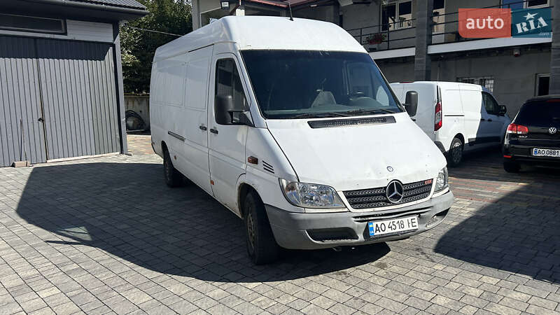 Грузовой фургон Mercedes-Benz Sprinter 2006 в Мукачево
