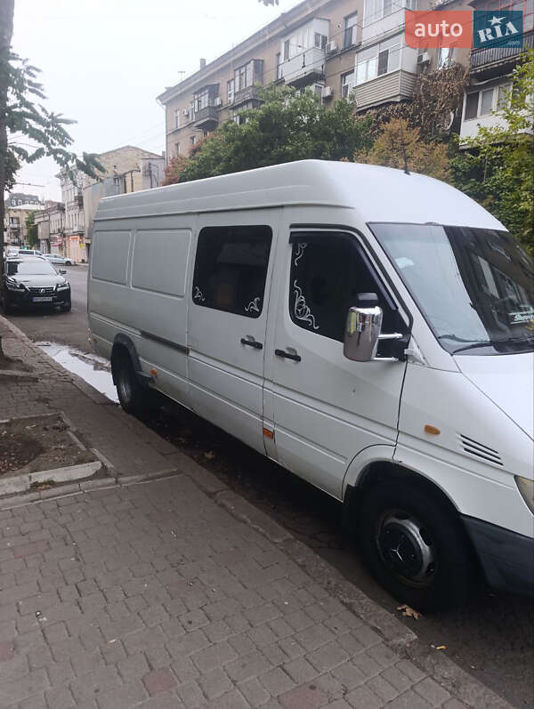 Mercedes-Benz Sprinter 2000
