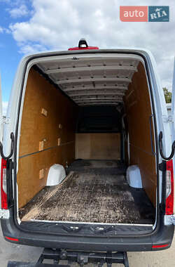 Грузовой фургон Mercedes-Benz Sprinter 2019 в 