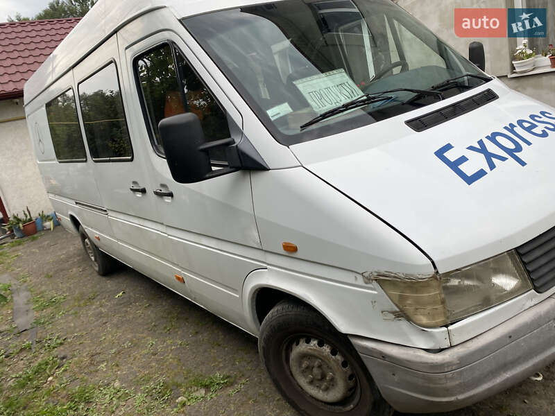 Микроавтобус Mercedes-Benz Sprinter 2000 в Черновцах