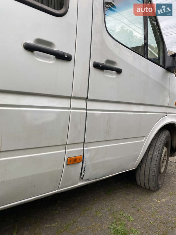 Микроавтобус Mercedes-Benz Sprinter 2000 в Черновцах