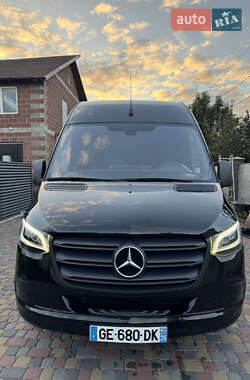 Грузовой фургон Mercedes-Benz Sprinter 2022 в 