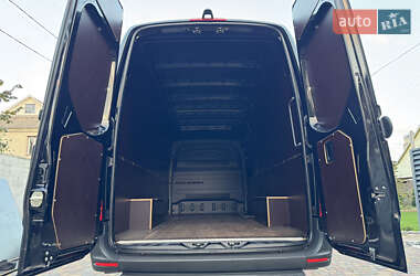 Грузовой фургон Mercedes-Benz Sprinter 2022 в 