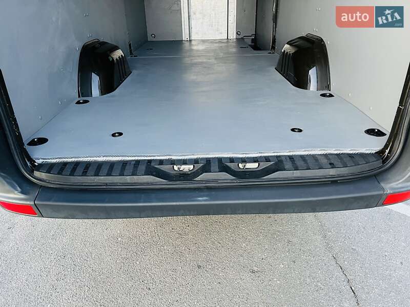 Вантажний фургон Mercedes-Benz Sprinter 2018 в Дніпрі