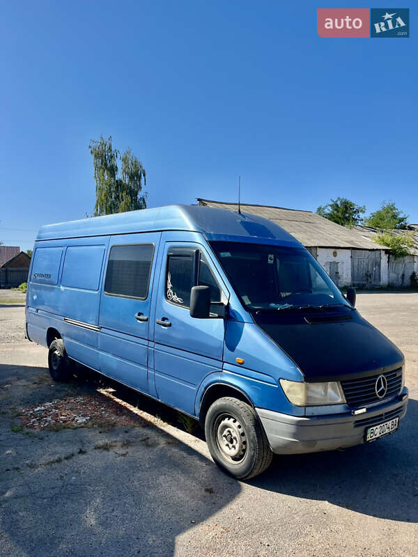 Вантажний фургон Mercedes-Benz Sprinter 1996 в Лубнах