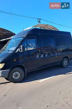 Грузовой фургон Mercedes-Benz Sprinter 2000 в 