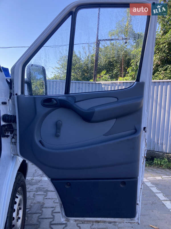 Грузовой фургон Mercedes-Benz Sprinter 2001 в Черновцах