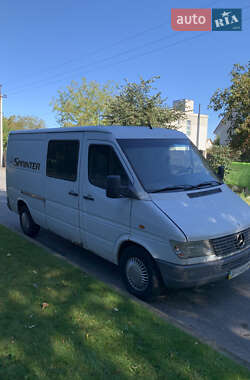 Грузовой фургон Mercedes-Benz Sprinter 2000 в 