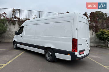 Грузовой фургон Mercedes-Benz Sprinter 2021 в 