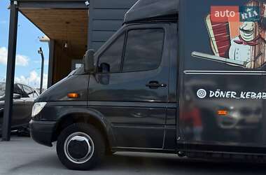 Грузовой фургон Mercedes-Benz Sprinter 2005 в 