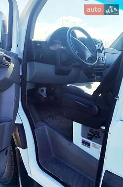 Грузовой фургон Mercedes-Benz Sprinter 2010 в 