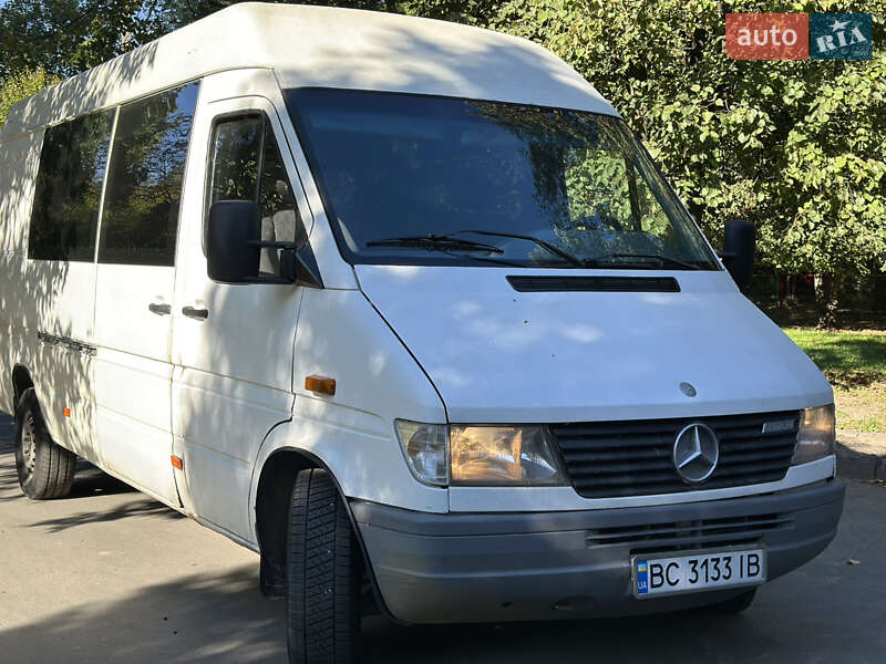 Грузопассажирский фургон Mercedes-Benz Sprinter 1996 в Львове