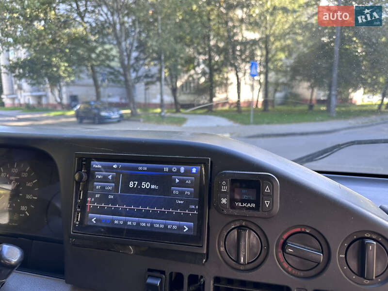 Грузопассажирский фургон Mercedes-Benz Sprinter 1996 в Львове