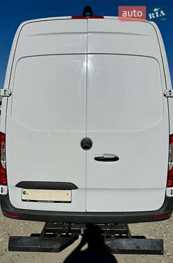 Грузовой фургон Mercedes-Benz Sprinter 2019 в 
