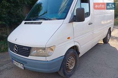 Грузовой фургон Mercedes-Benz Sprinter 1999 в 