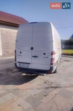 Грузовой фургон Mercedes-Benz Sprinter 2010 в 